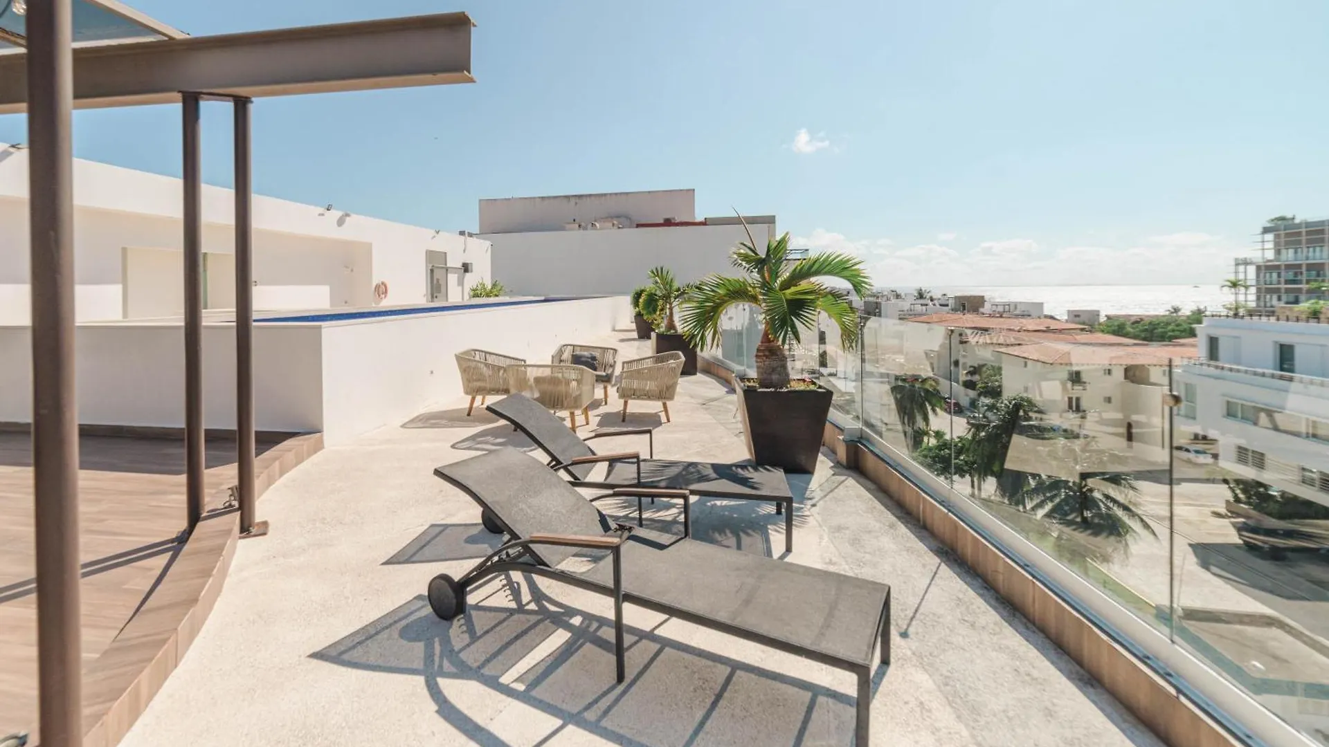 Spacious Condo 200M From Beach & 5Th Ave Playa del Carmen 0*,  Mexico