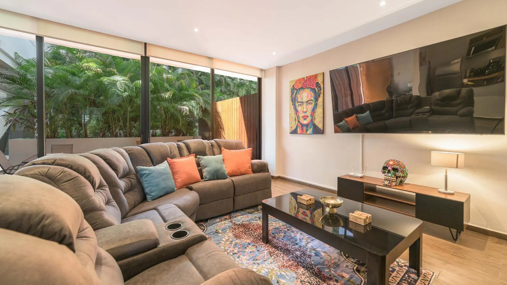 Spacious Condo 200M From Beach & 5Th Ave Playa del Carmen Apartment