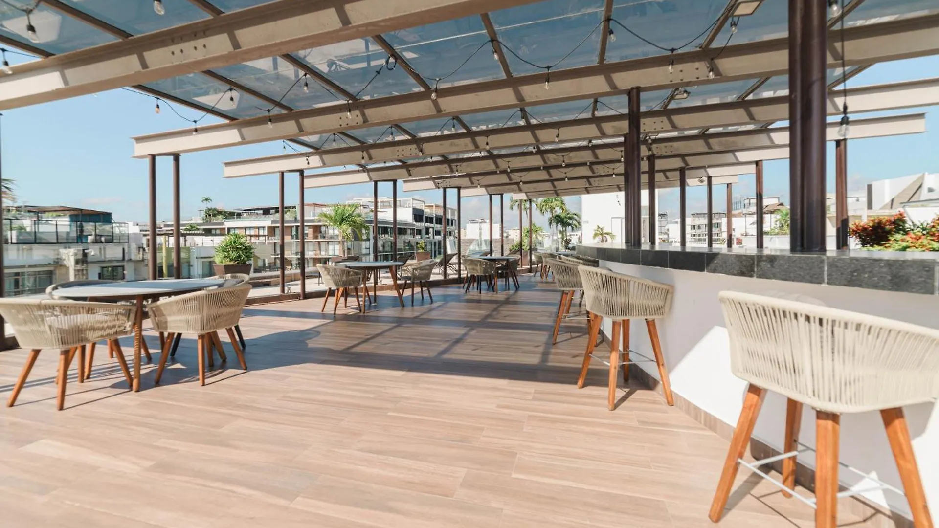 Spacious Condo 200M From Beach & 5Th Ave Playa del Carmen Apartment