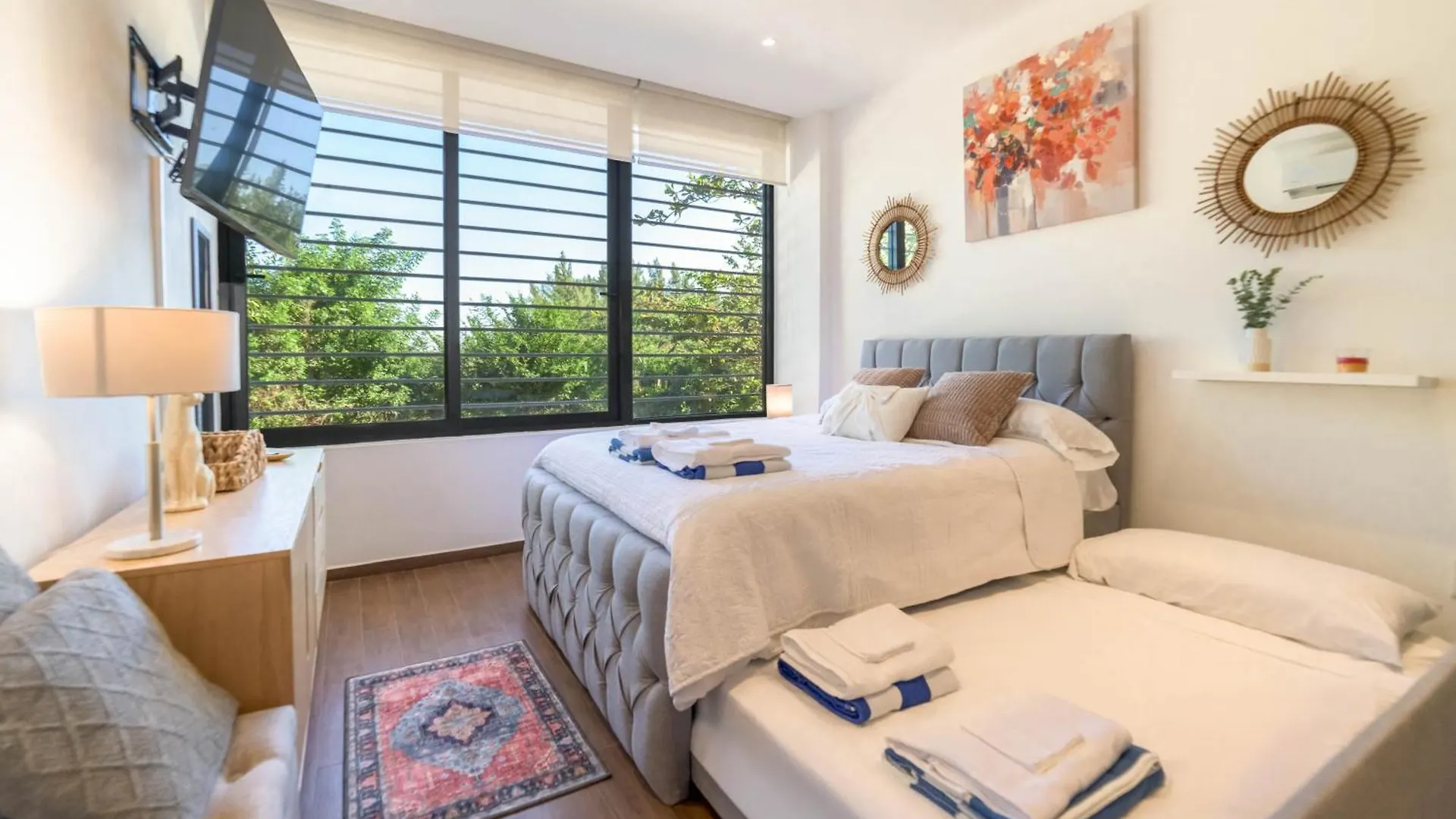 Spacious Condo 200M From Beach & 5Th Ave Playa del Carmen Apartment