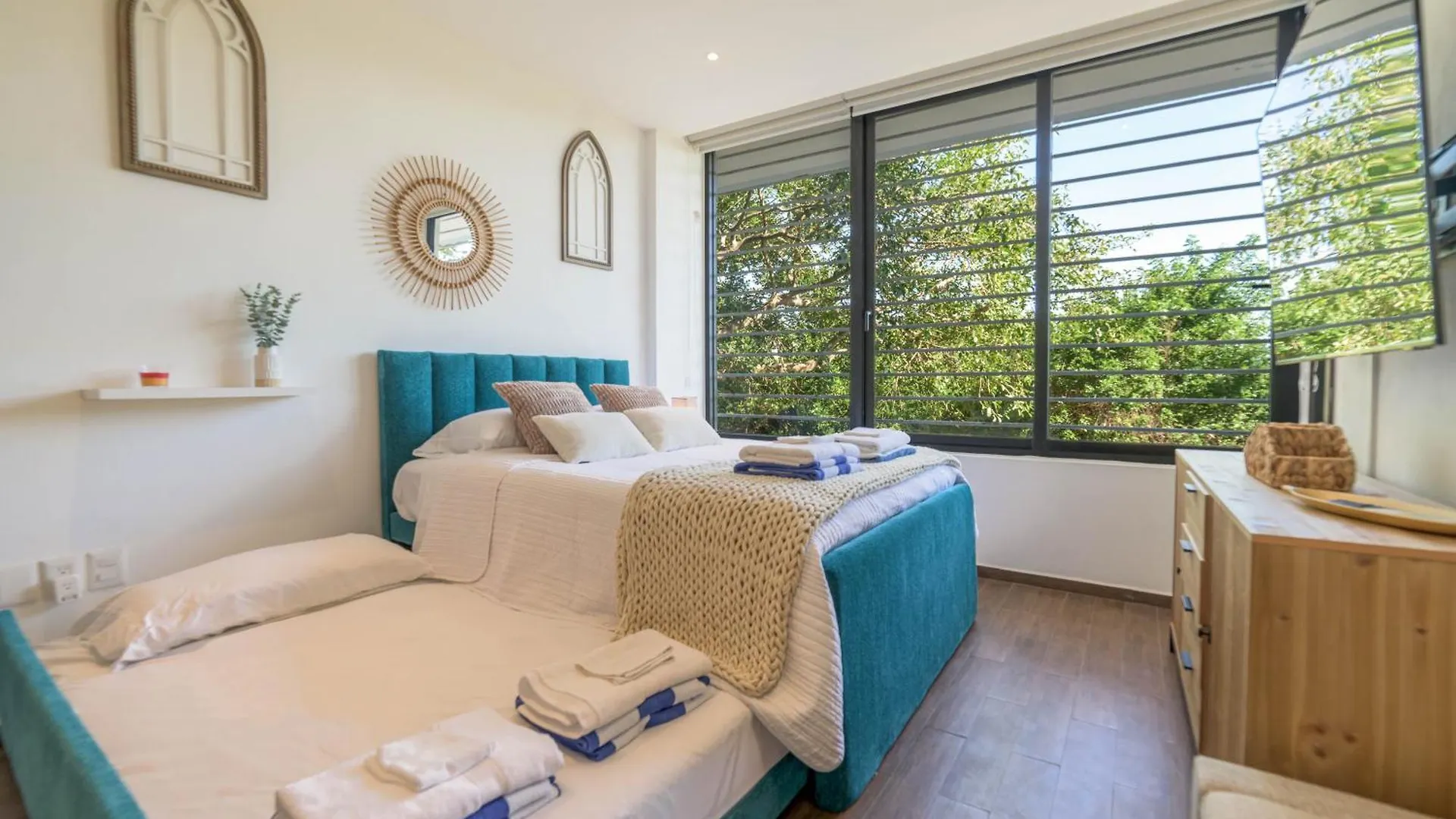 Apartment Spacious Condo 200M From Beach & 5Th Ave Playa del Carmen Mexico